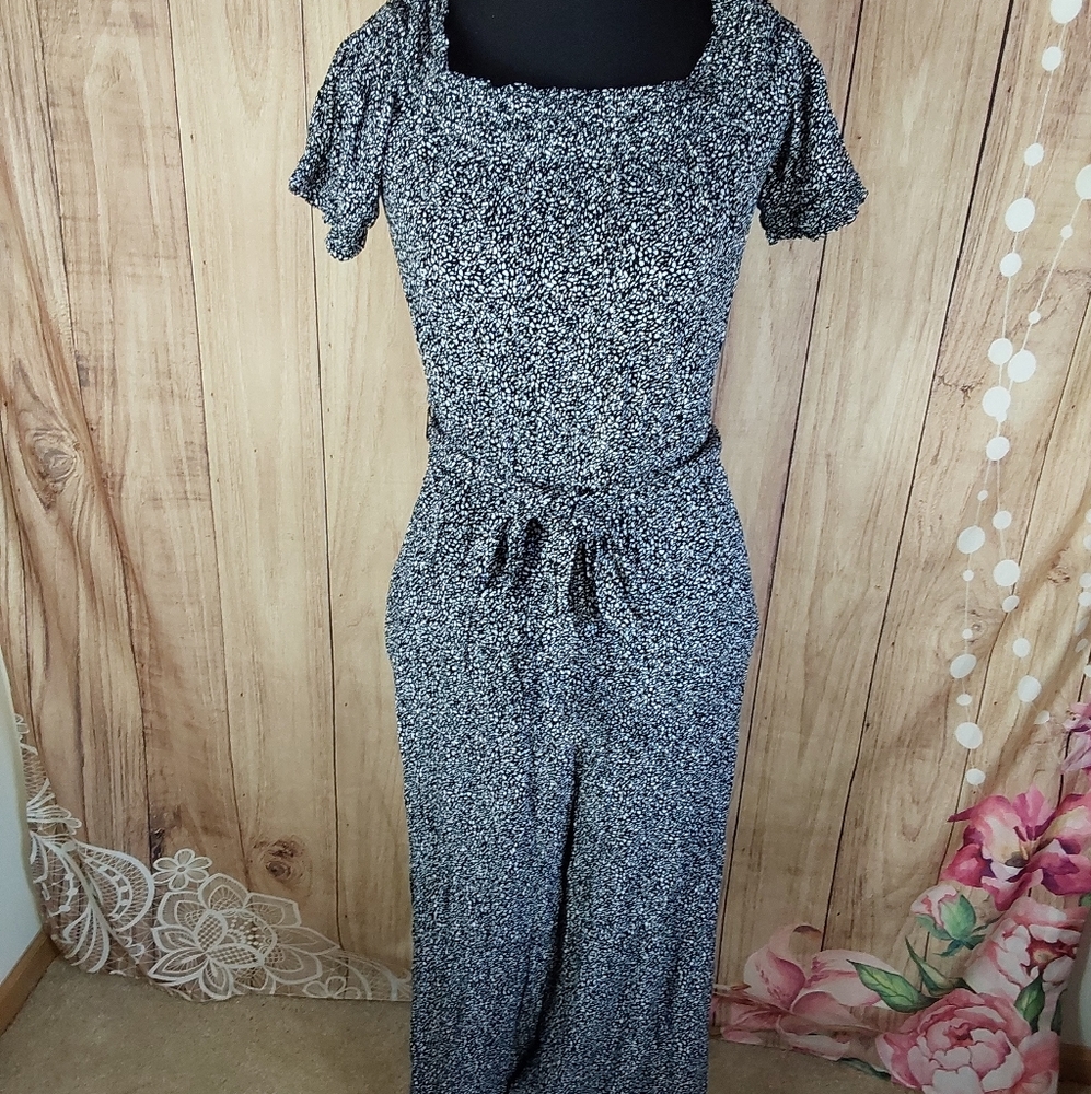 Old Navy Black And White Abstract Pattern Convertible Off-Shoulder Jumpsuit